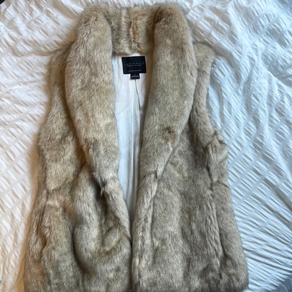 Sanctuary faux fur vest! - Picture 1 of 5